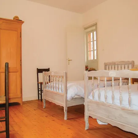 Three-bedroom Holiday In
